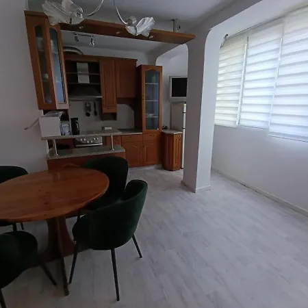 две до метростанция вардар In West Park Near Subway Apartamento Sófia